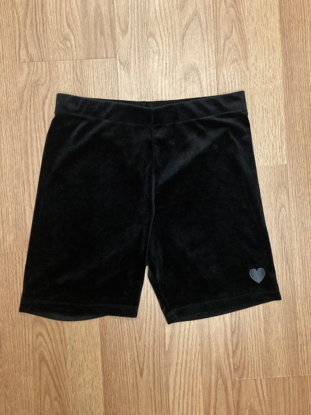 No Boundaries Black Velour Shorts Heart Patch - L